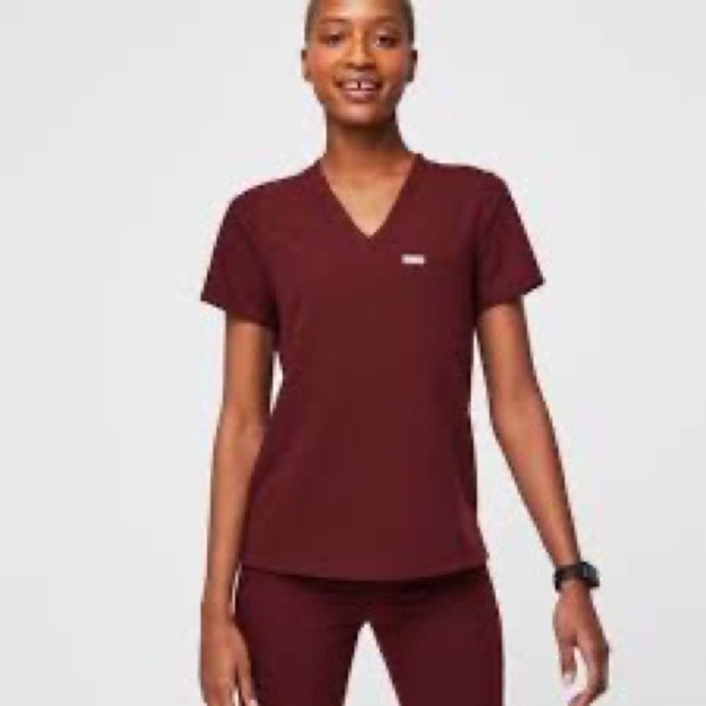 Figs maroon scrub top - M